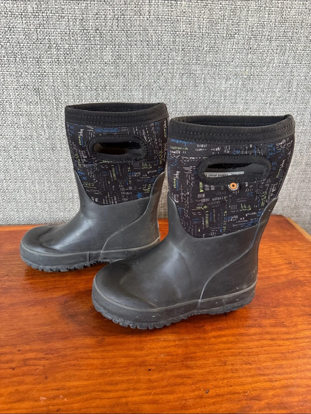 Bogs Kids Classic Grasp Sparks Insulated Waterproof Pull-On Winter-Rain Boots 11